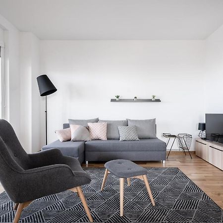 Rentplanet - Apartamenty Atal Tower Wrocław Extérieur photo