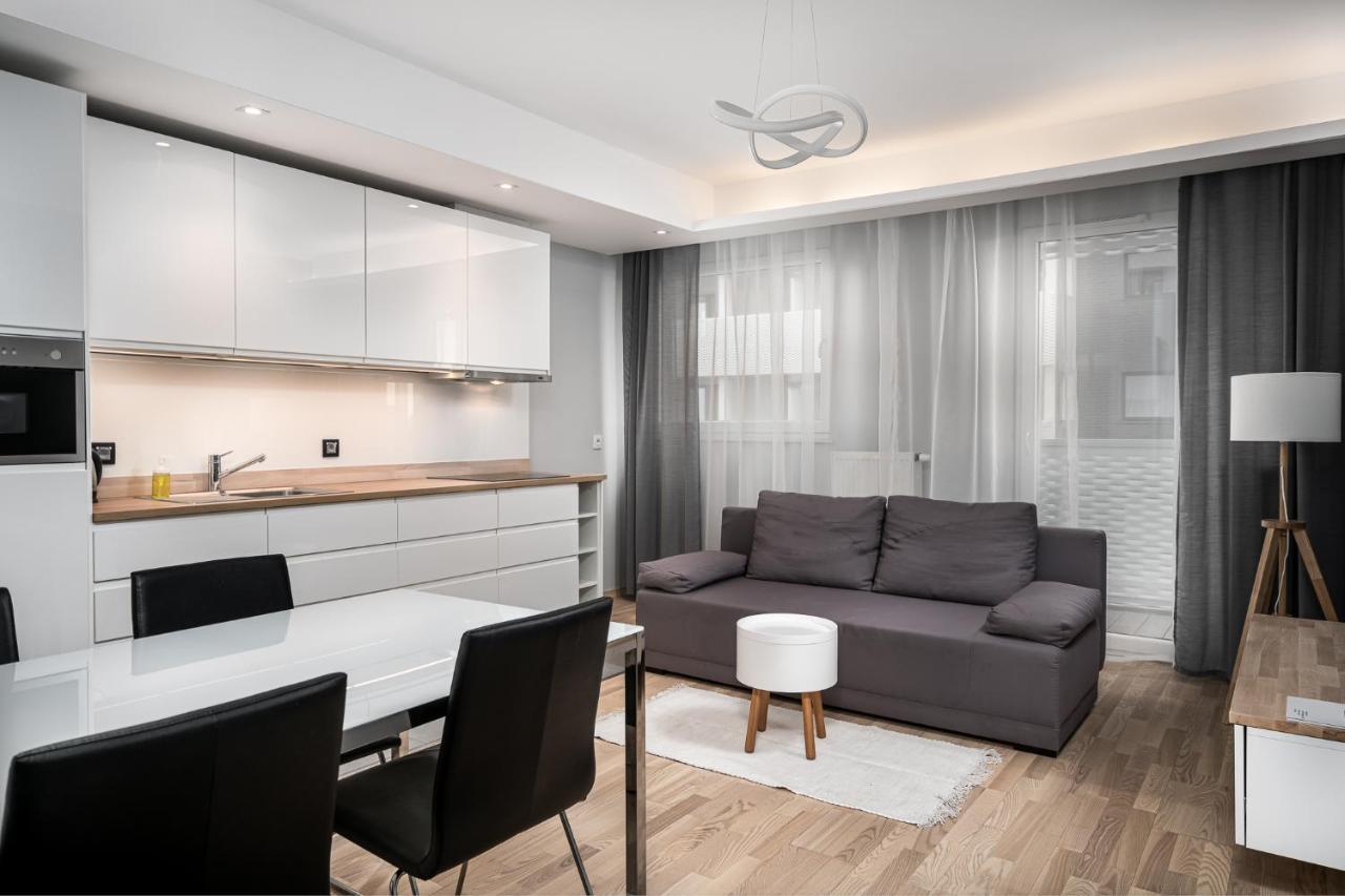 Rentplanet - Apartamenty Atal Tower Wrocław Extérieur photo