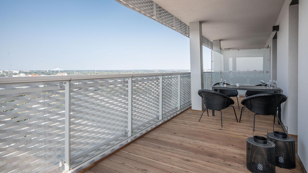Rentplanet - Apartamenty Atal Tower Wrocław Extérieur photo