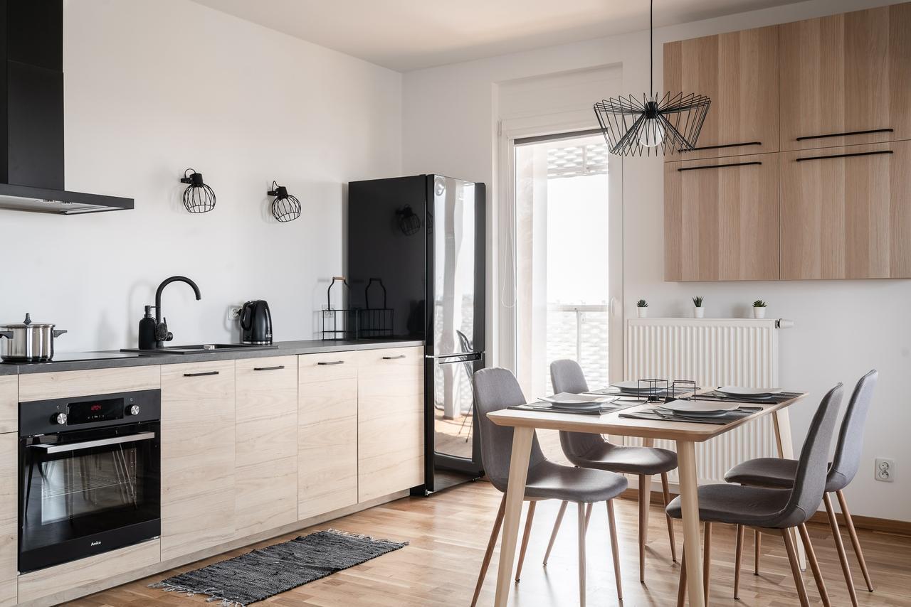 Rentplanet - Apartamenty Atal Tower Wrocław Extérieur photo