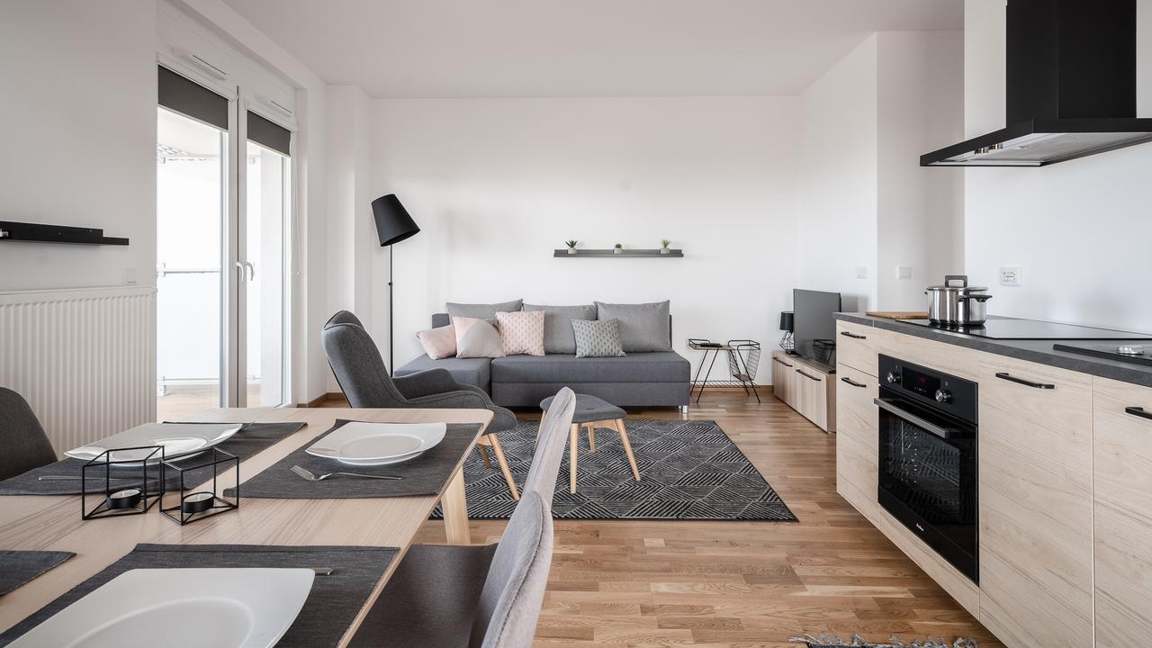 Rentplanet - Apartamenty Atal Tower Wrocław Extérieur photo