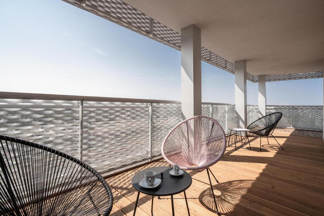 Rentplanet - Apartamenty Atal Tower Wrocław Extérieur photo