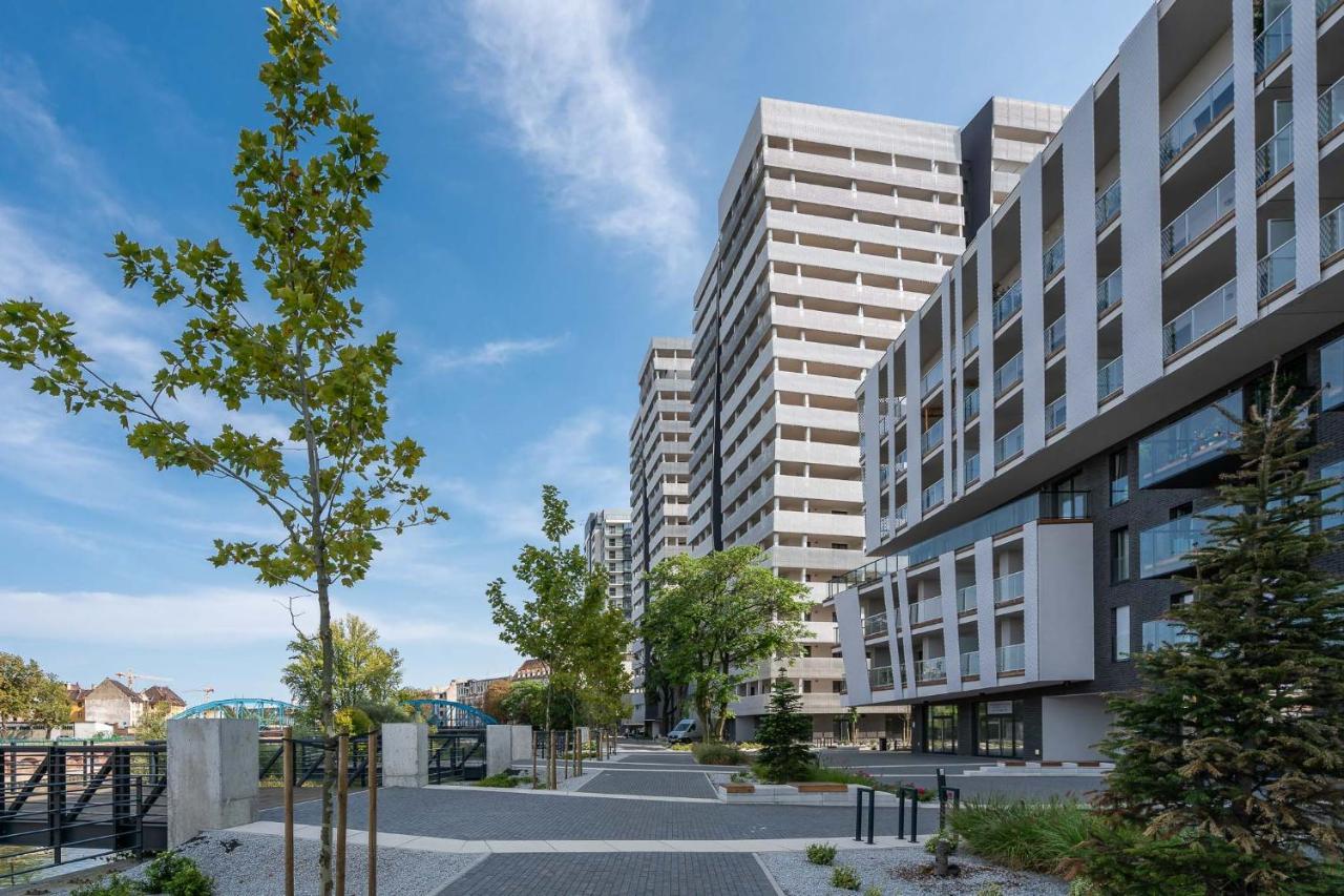 Rentplanet - Apartamenty Atal Tower Wrocław Extérieur photo